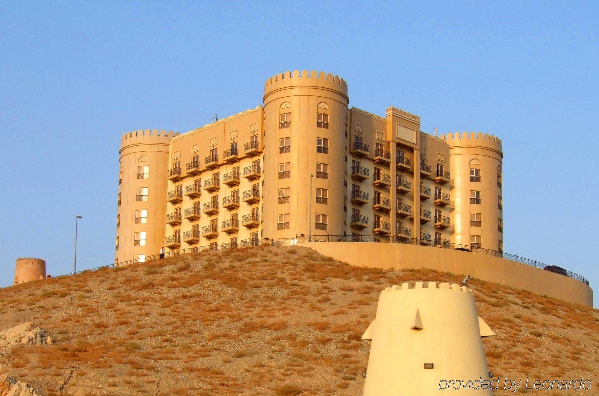 Golden Tulip Khatt Springs Resort & Spa Ra’s al-Chaima Exterior foto